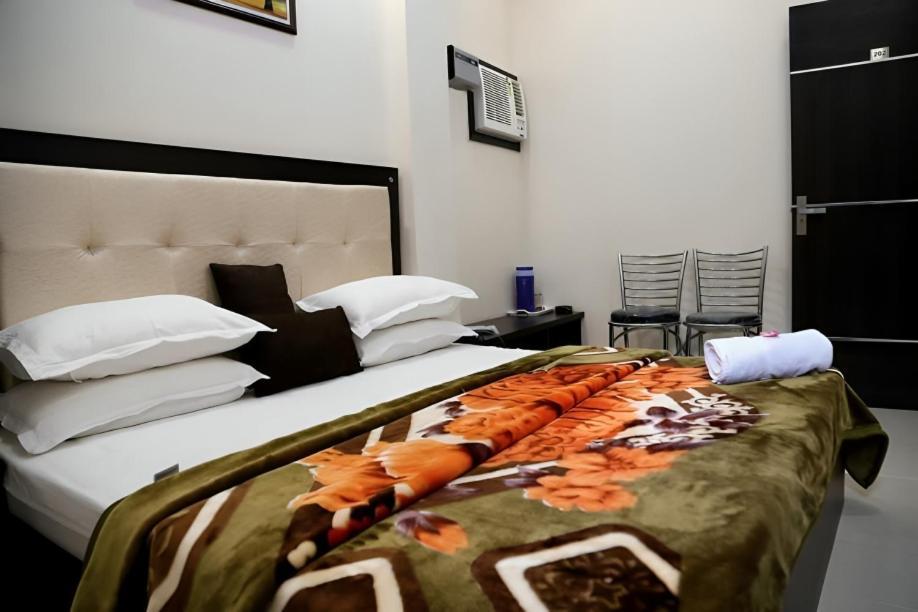 Hotel White Tulip Amritsar Exterior foto
